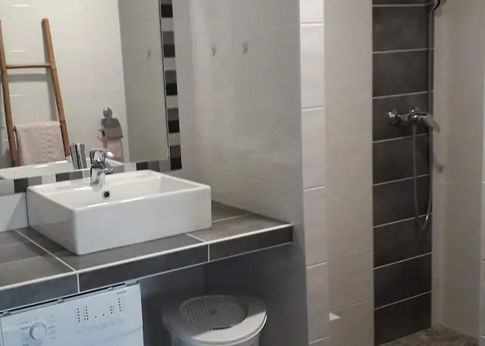 Le Fief De Belmont Hotel Médis